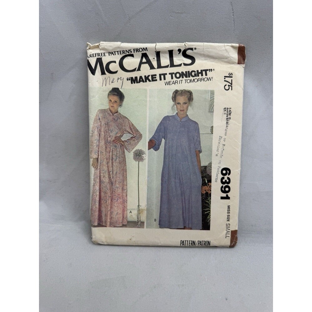 McCalls 6391 Vintage 70s Sewing Pattern Housecoat Robe Dress Mumu Size Small